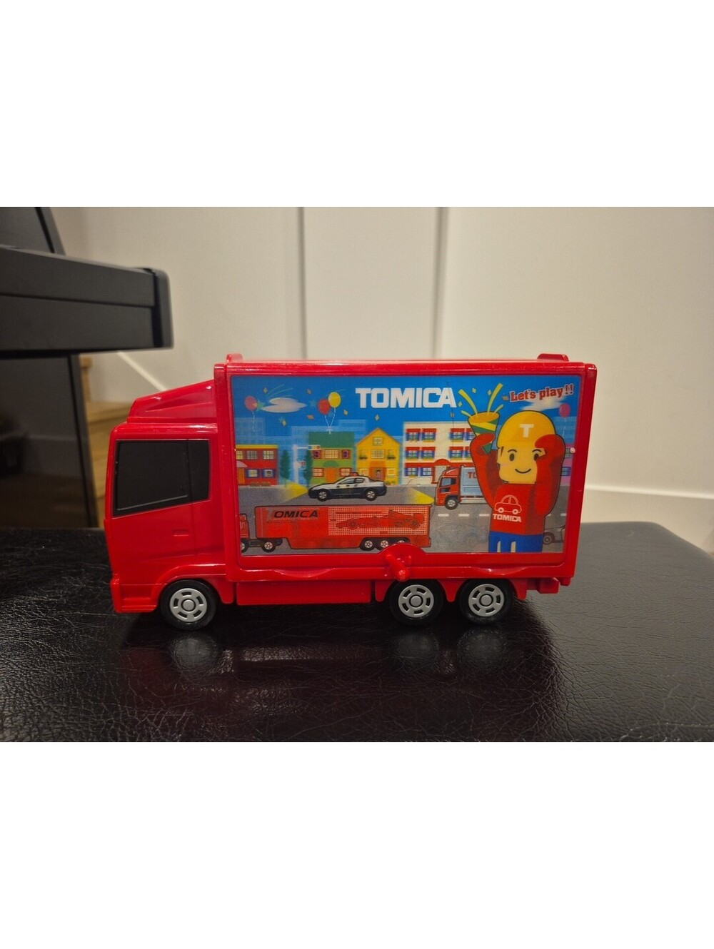 TAKARA TOMY Tomica Delivery Convoy Red Van Truck Storage Case Car Japan Gullwing
